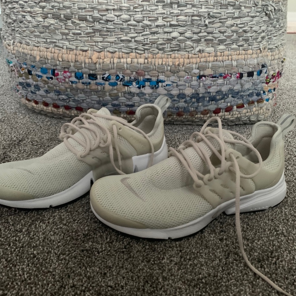 Nike gym shoes